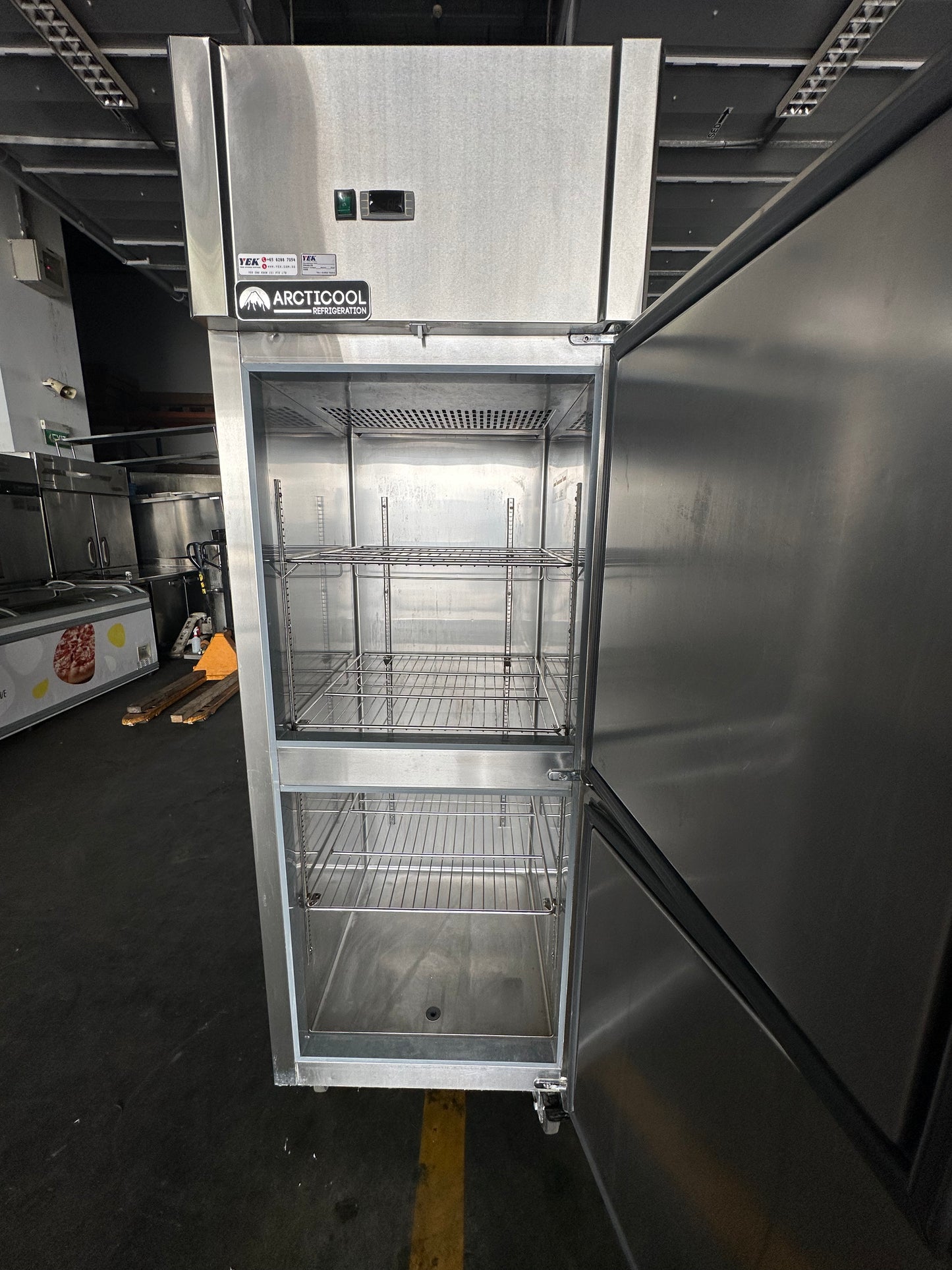 2 Door Upright Chiller | Arcticool AR2 Image 3