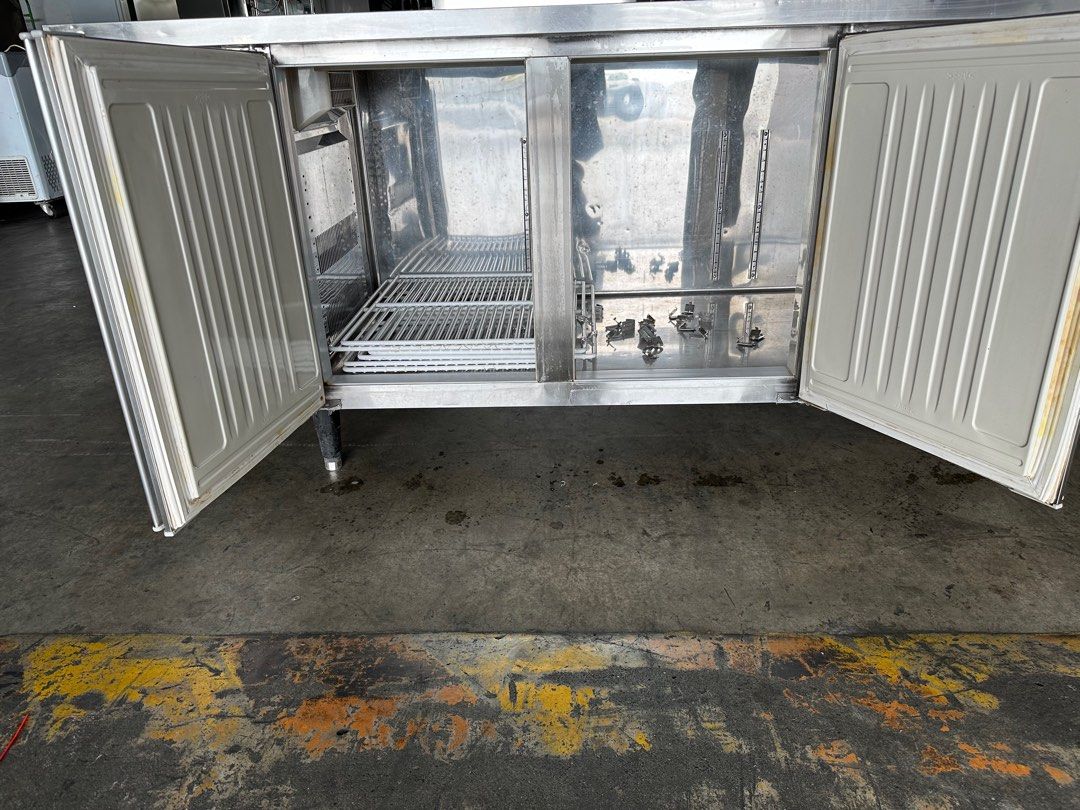 3 Door Undercounter Chiller| Hoshizaki RT-188MA-S Image 4