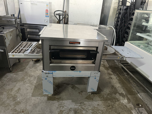 Electric Conveyor Pizza Oven | Prismafood C50 Image 1